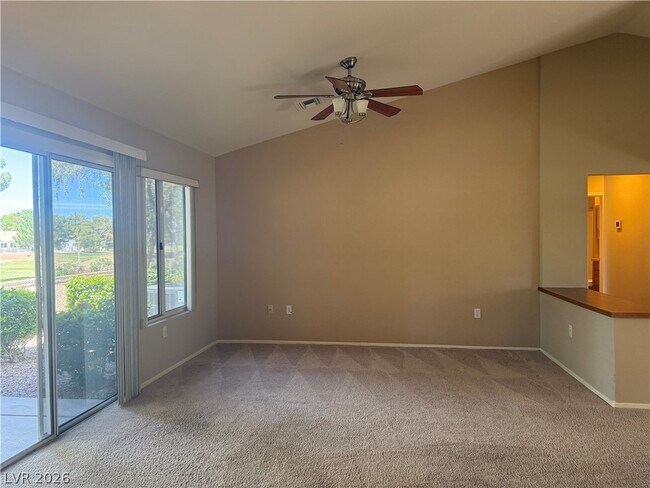 Building Photo - 2425 Showcase Dr