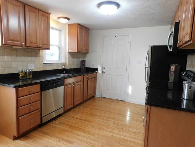 Building Photo - 251 Neponset St