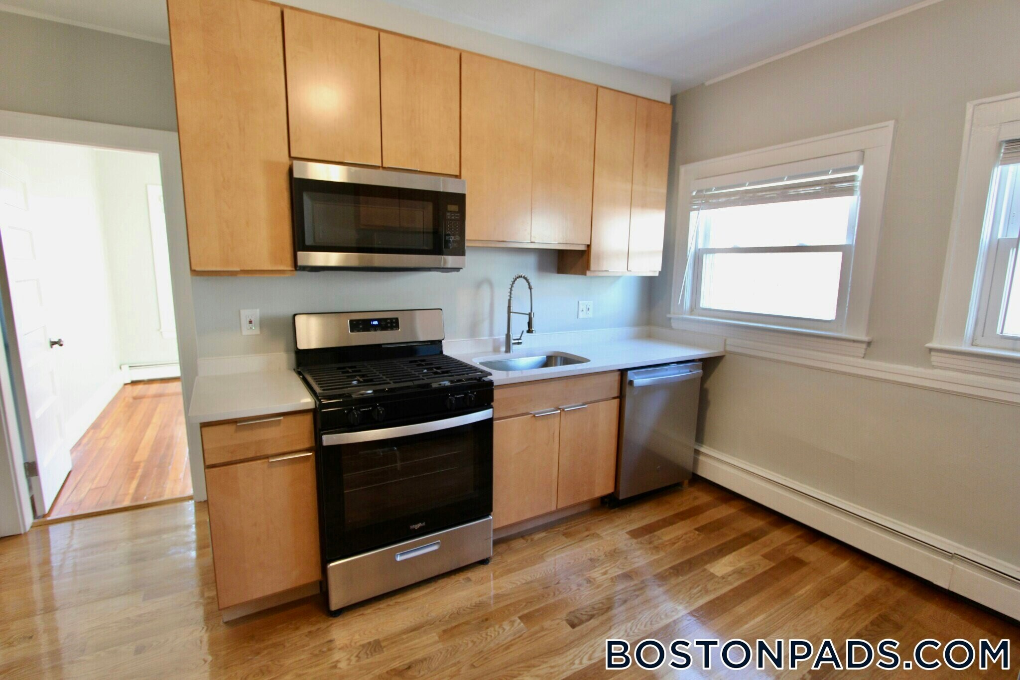 Building Photo - 55 Estes St