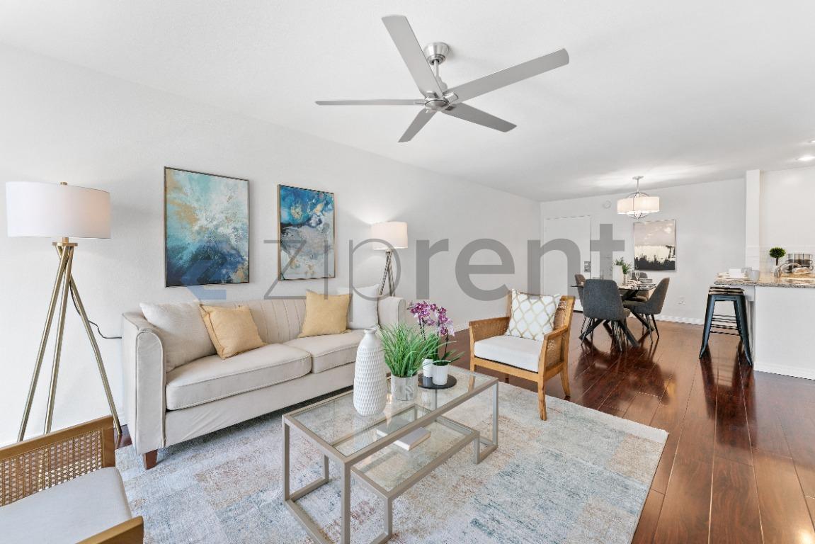 Building Photo - 5257 Radford Ave