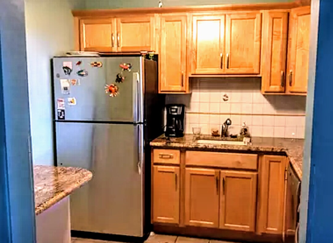 Building Photo - 1516 S Lakeside Dr