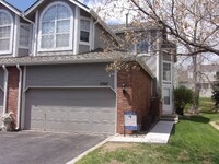 Building Photo - Foxridge  2 Bedroom, 3 Bathroom Townhome. ...