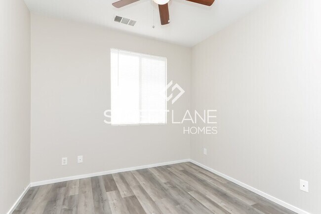 Building Photo - REDUCED!