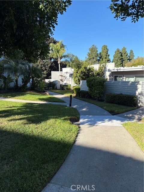 Building Photo - 2280 Via Mariposa W