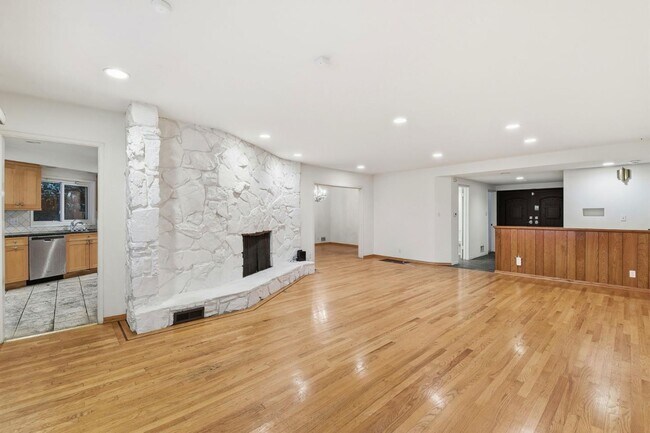 Building Photo - 1008 Westholme Ave