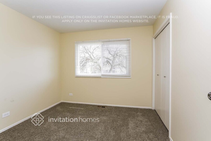Building Photo - 233 Whitewater Dr
