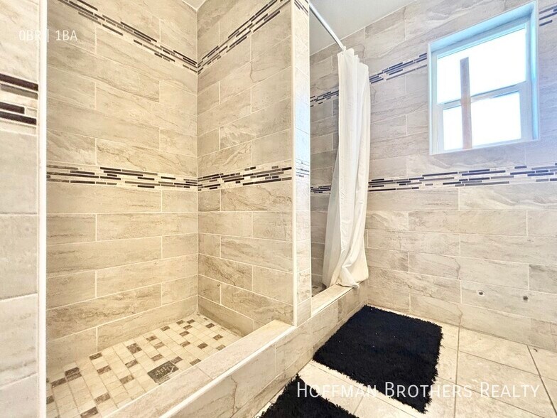 Building Photo - 2422 Venice Blvd.