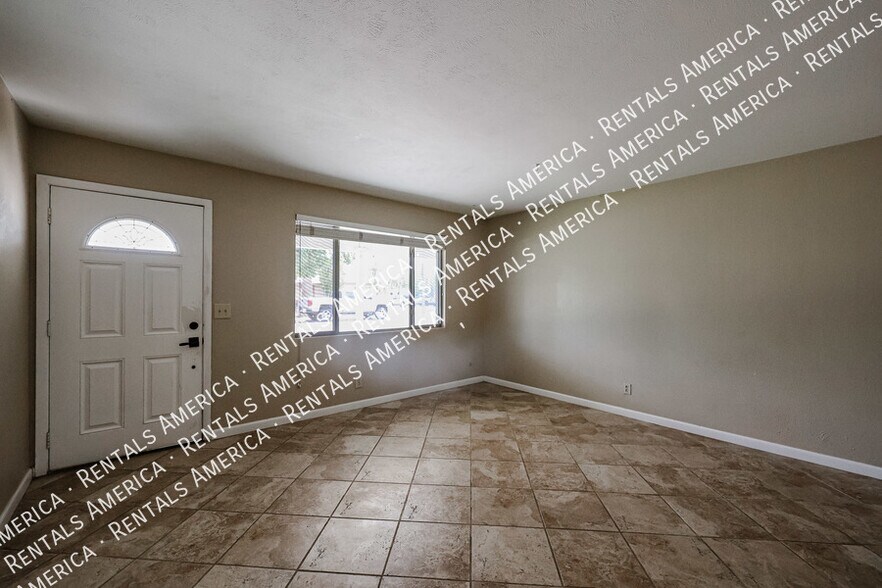 Building Photo - 12648 N 32nd Ave