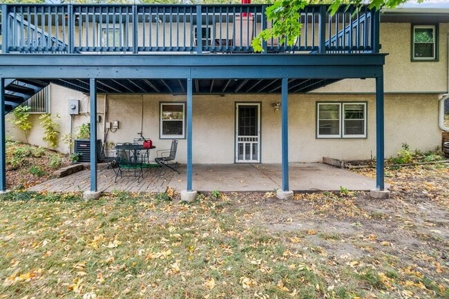 Building Photo - 6367 Zinnia Ln N