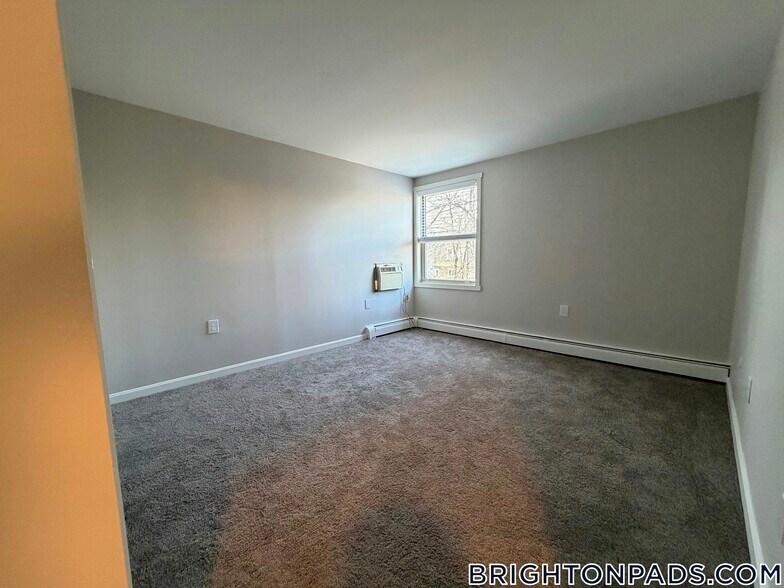 Building Photo - 9 Bronsdon St