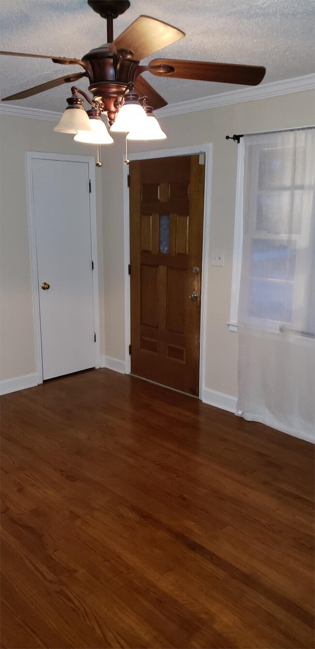 Building Photo - 804 N Campanella Exd