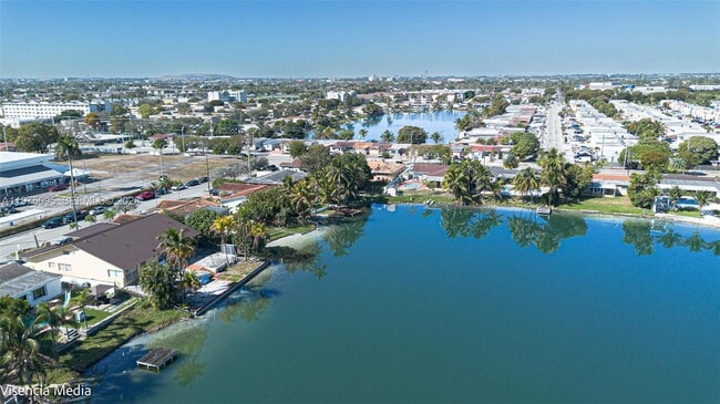 Building Photo - 783 W 78th St