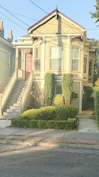 Building Photo - Encinal Avenue