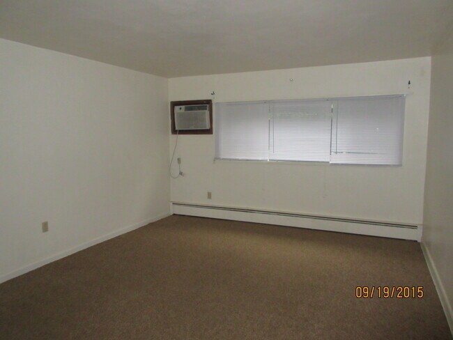 Living room with in wall AC - 540 Imo Dr