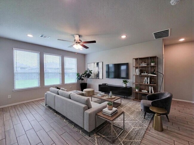 Building Photo - 24811 Crimson Pine Dr