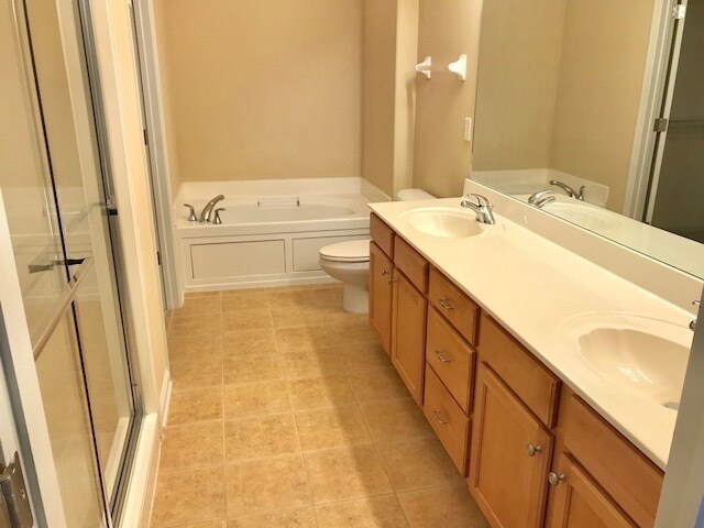 Building Photo - 3bed/2bath Townhome w/Garage - Gated Community - Plantation Estates