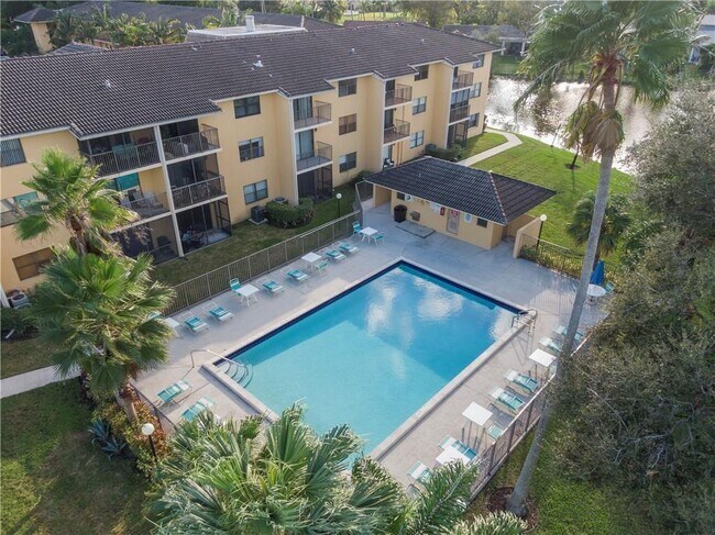 Building Photo - 11477 NW 39th Ct