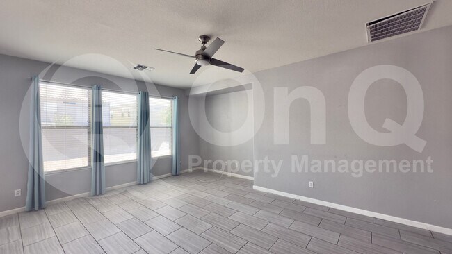 Building Photo - 45513 W Starlight Dr