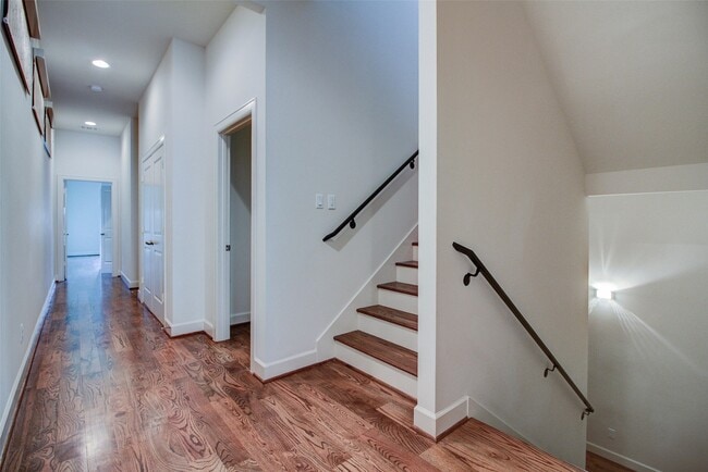 Building Photo - 2210 Hutchins St