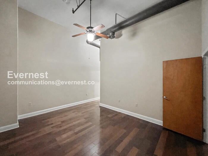 Building Photo - 92 S Main St