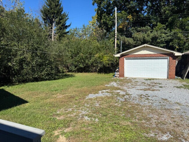 Building Photo - 342 Highland Ave