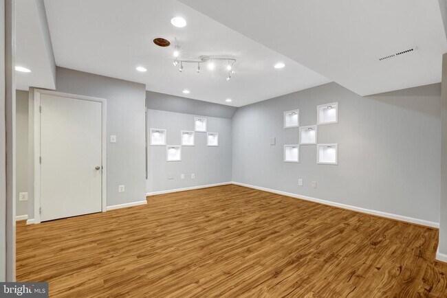 Building Photo - 8995 Parliament Dr