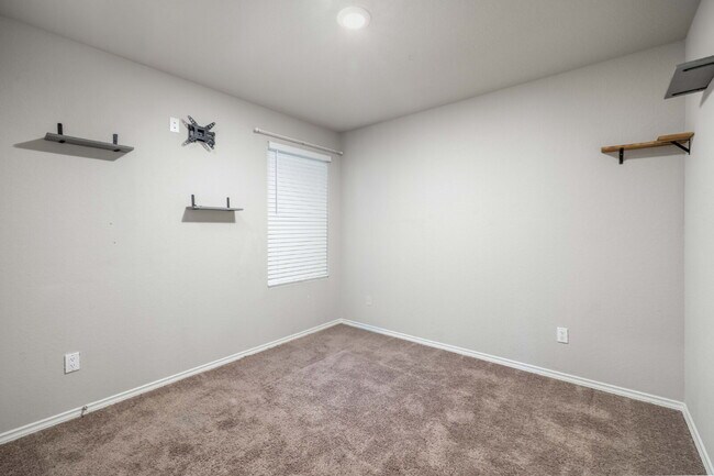 Building Photo - Spacious 4-Bedroom Gem in Schertz