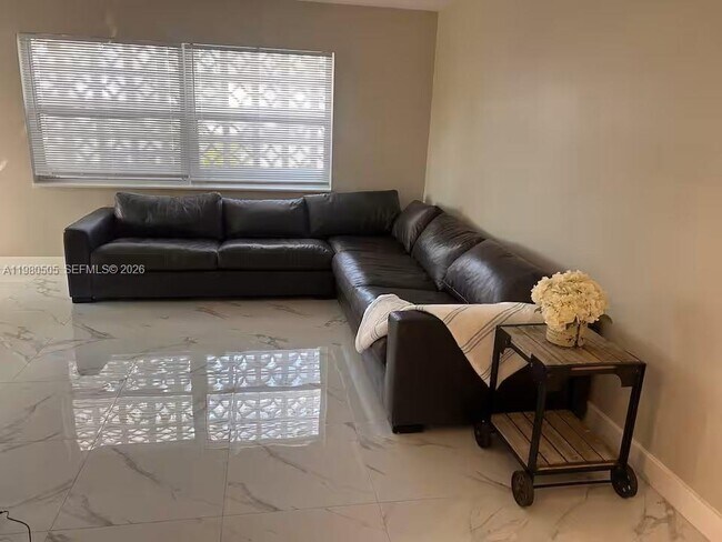 Building Photo - 1120 NE 24th Ave