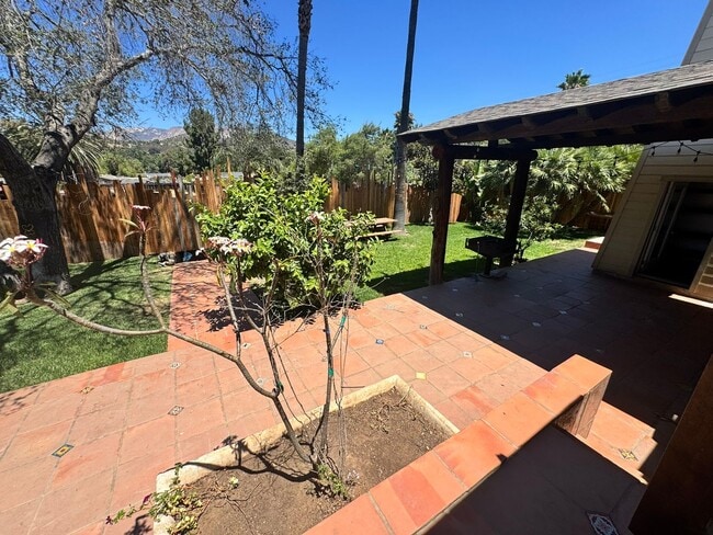 Building Photo - 3BD/2BA HOME off Old Hwy 80, Ample Parking...