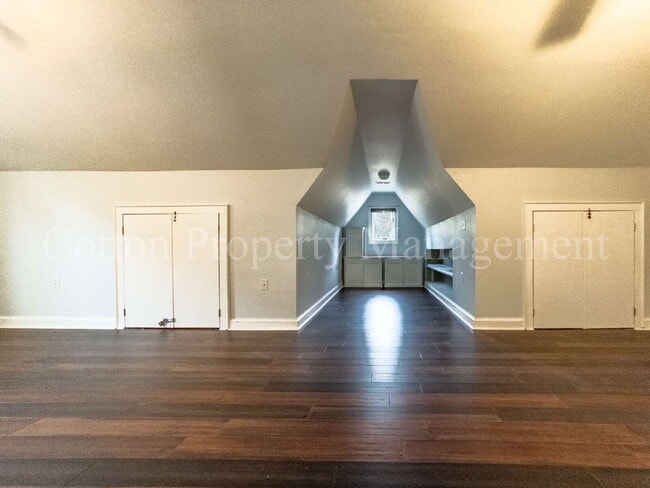 Building Photo - 309 N 23rd St