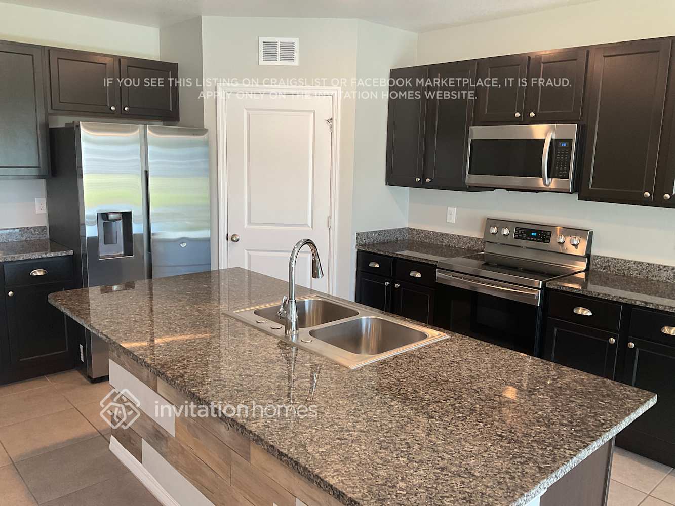 Building Photo - 5009 Blue Willow Wy