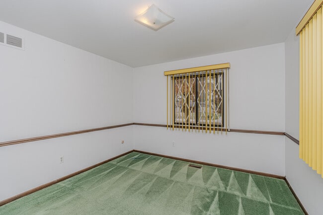 Building Photo - 22745 Wrexford Dr