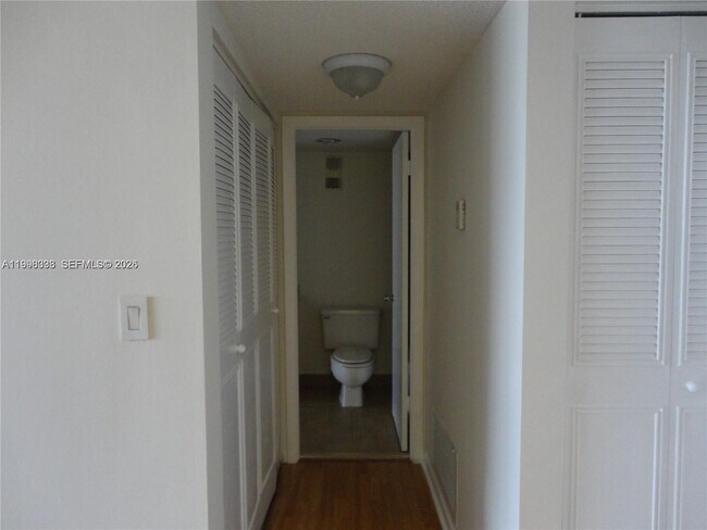 Building Photo - 1300 NE Miami Gardens Dr