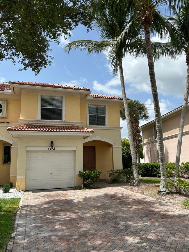 Primary Photo - 1412 Seminole Palms Dr