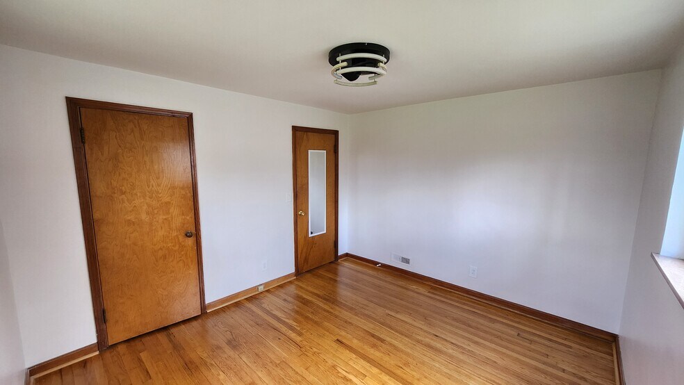Back Bedroom 12'X10' - 8446 Clough Pike