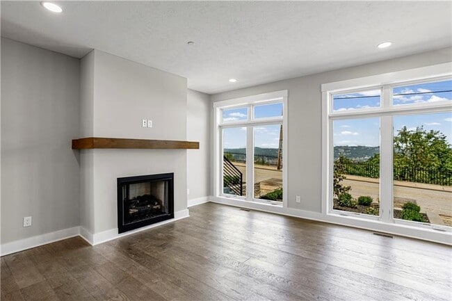 Building Photo - 1607 Grandview Ave