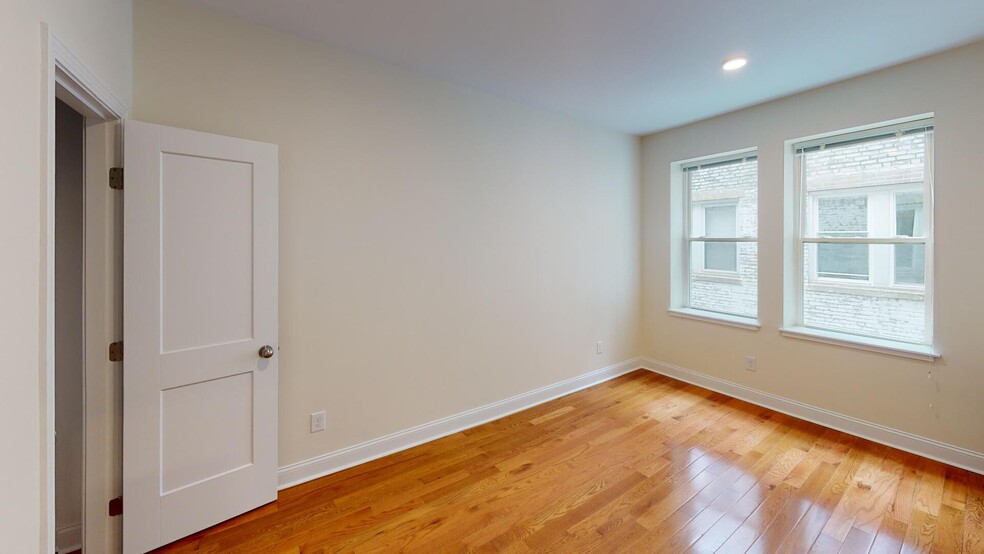 Building Photo - 123 Sutherland Rd