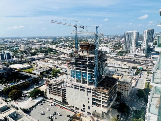 Building Photo - 851 NE 1st Ave