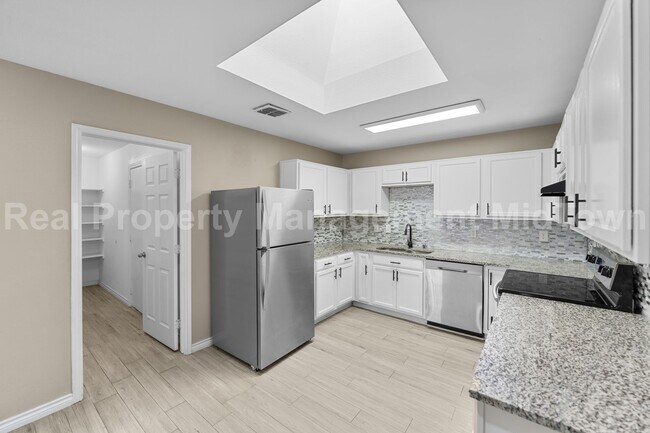 Building Photo - 1605 Bob Dr