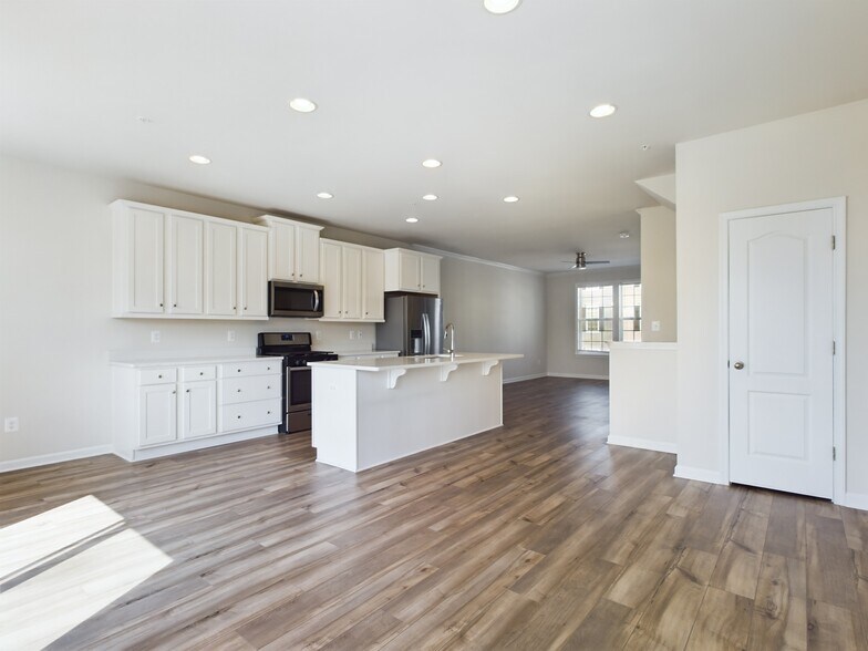 Building Photo - 25 Chester Ct