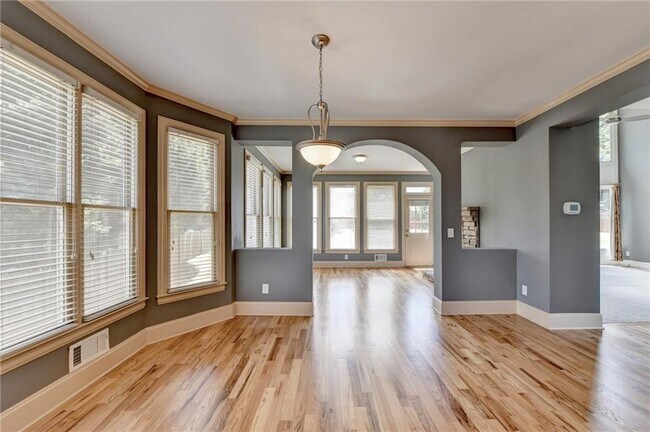 Building Photo - 1515 Boomer Cir