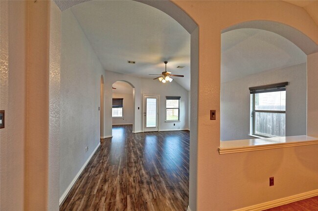 Building Photo - 5418 Brookway Willow Dr