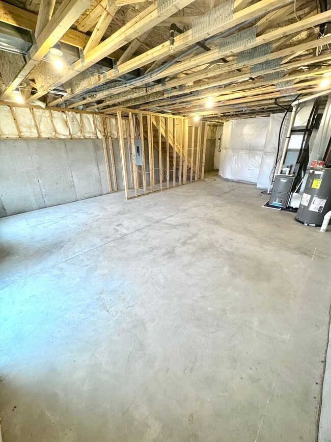 Building Photo - THREE BEDROOM/2.5 BATH TOWNHOME in Southern Lehigh School District