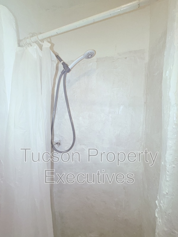 Building Photo - 234 E 32nd St