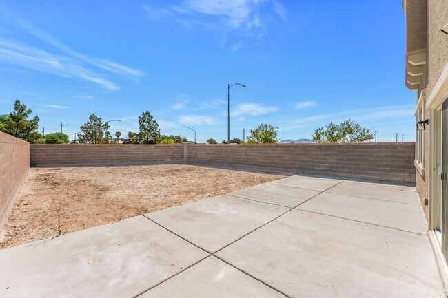 Building Photo - Modern Living in a Newer North Las Vegas Community!
