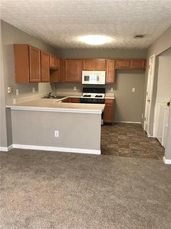 Building Photo - 225 Silver Ridge Dr