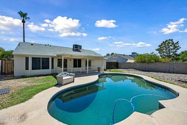 Building Photo - 4632 W Gail Dr