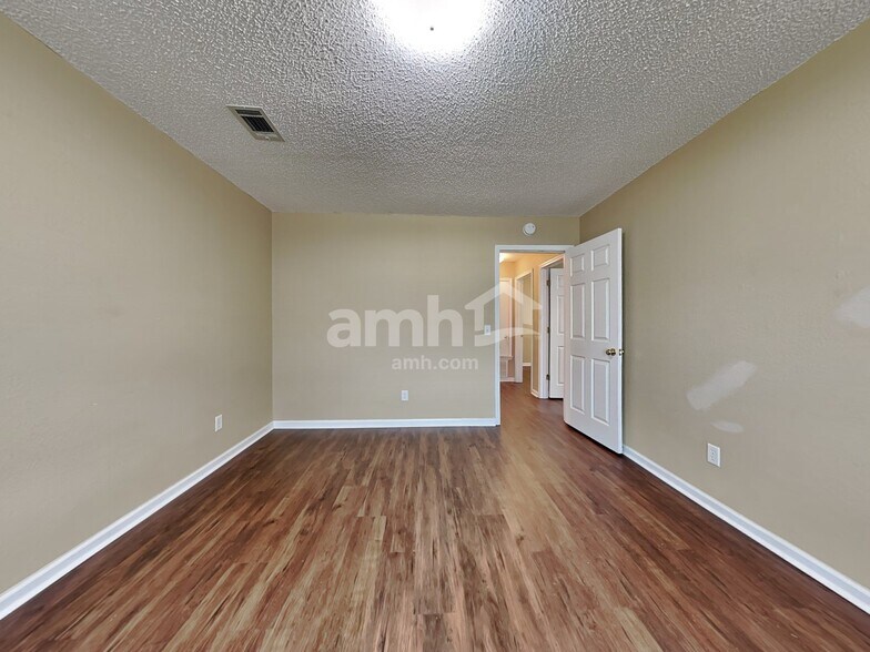 Building Photo - 64 Cordage Cir