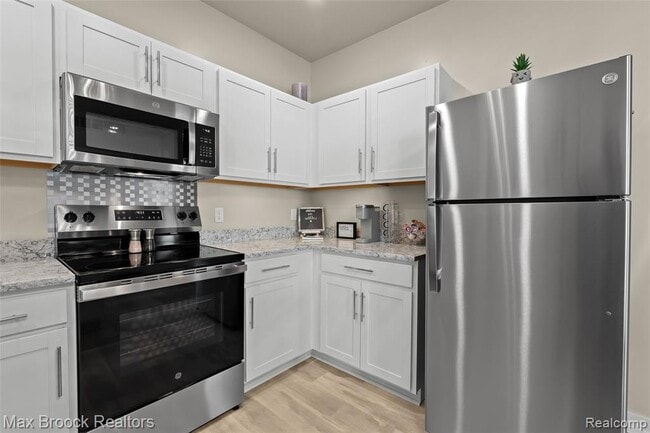 Building Photo - 105 Laurel Ct