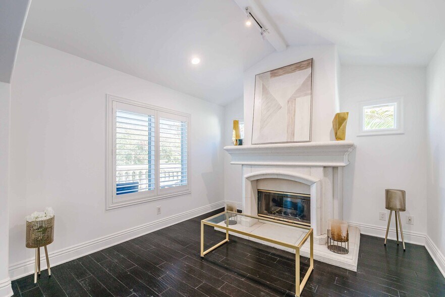 Building Photo - 1554 Mathews Ave